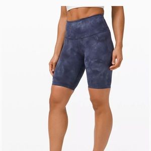 Wunder Train High-Rise Short 8" (Navy blue color)